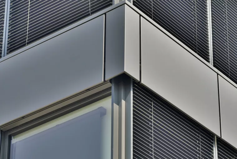 Fourniture et pose de brise-soleil orientable au siège de la société WAGNER