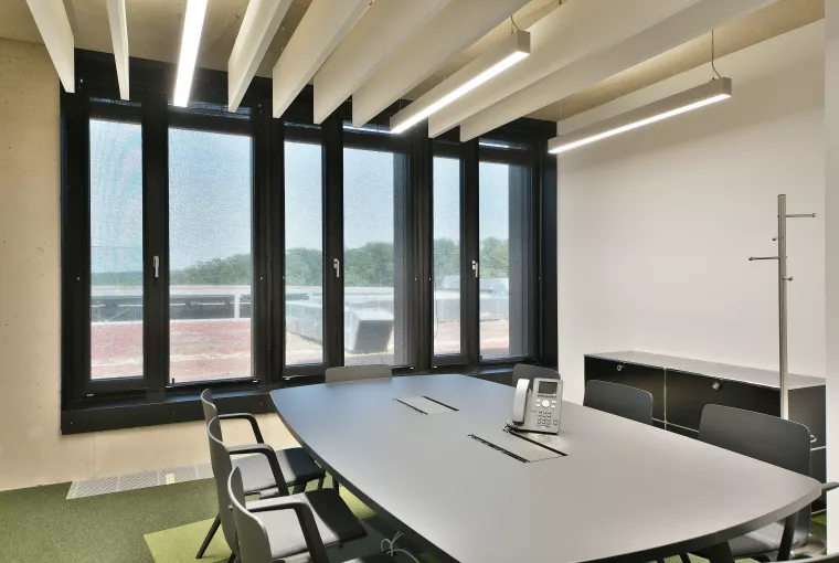 Fourniture et pose de stores intérieurs dans les bureaux du ministère de la défense